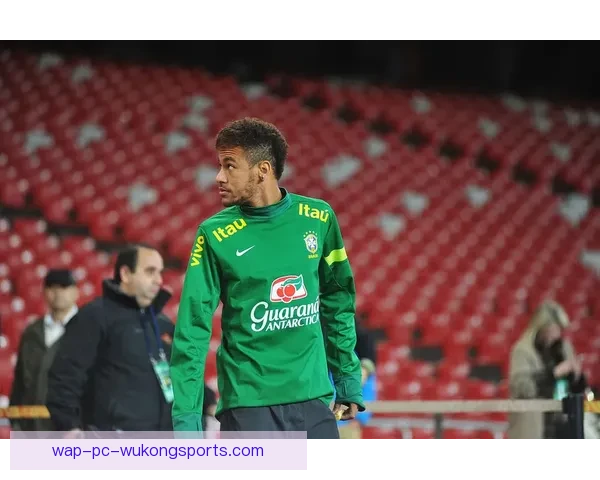 内马尔加盟沙特足球俱乐部新篇章 解析他的职业生涯新起点